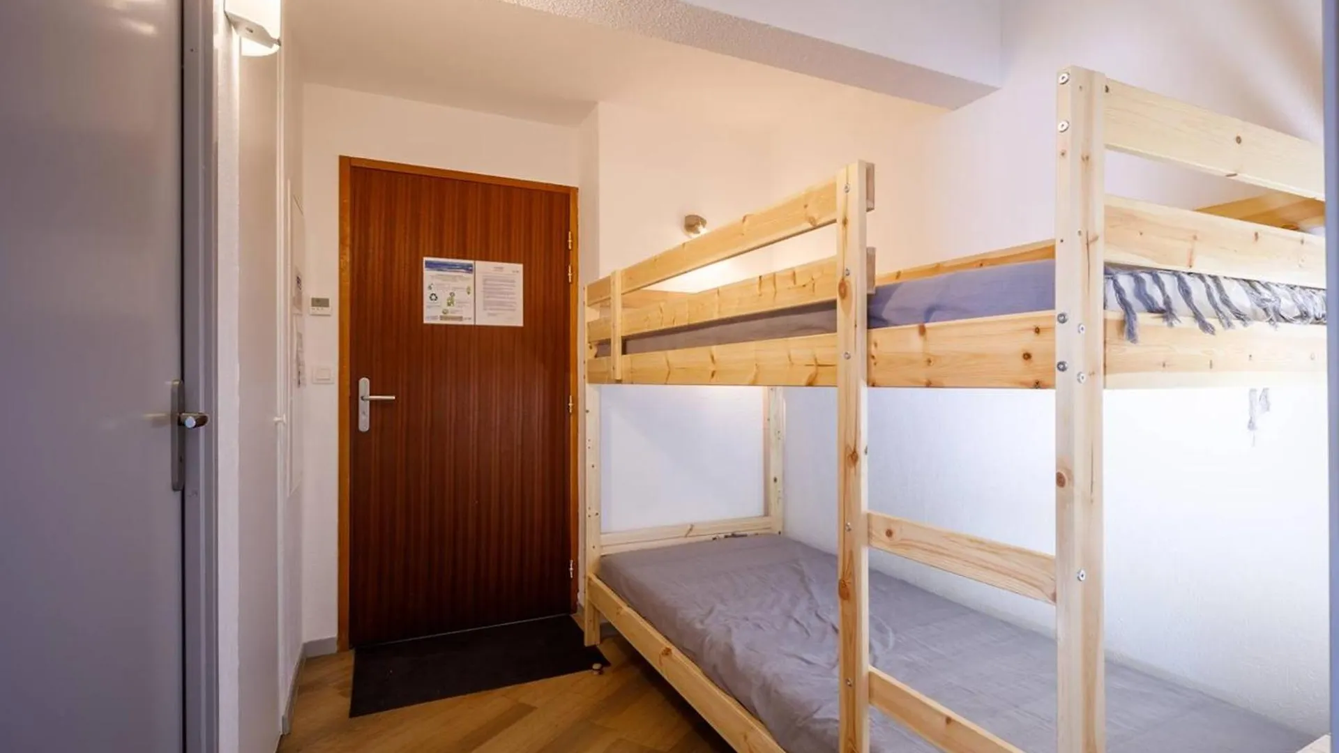 Appartement 8 Pers. Peyragudes Avec Piscine Et Proche Des Pistes - Fr-1-695-27 contacts